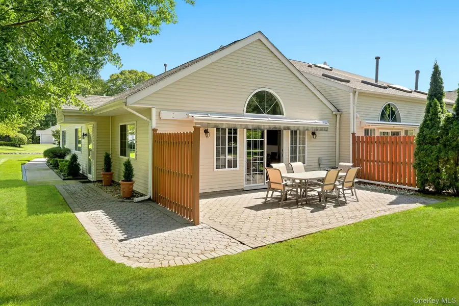 156 Farm House Court, Manorville, NY 11949 - #3