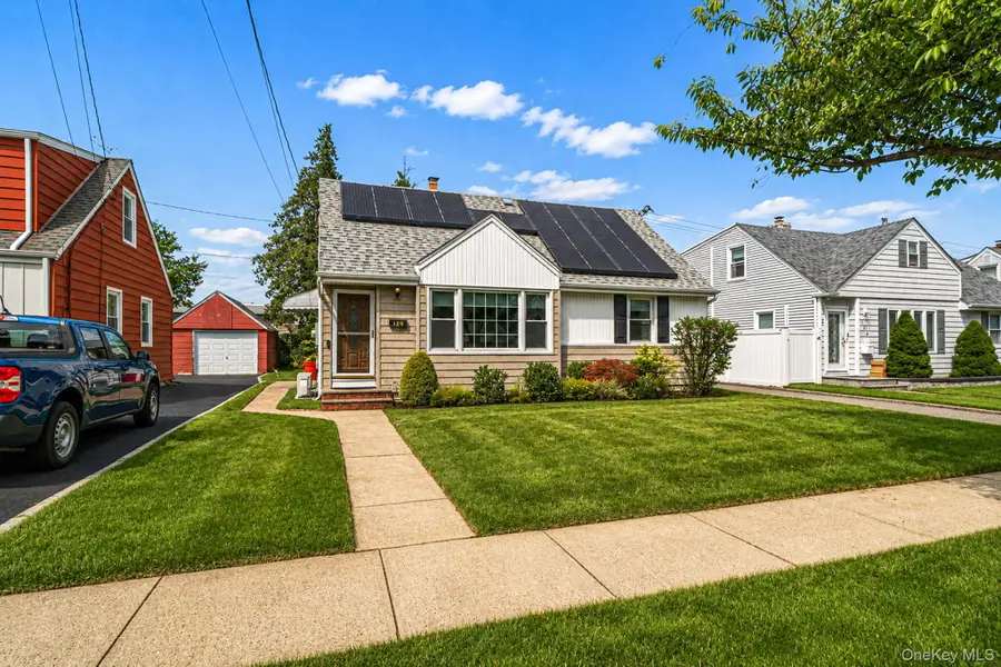 190 Albertson Place, Mineola, NY 11501 - #2