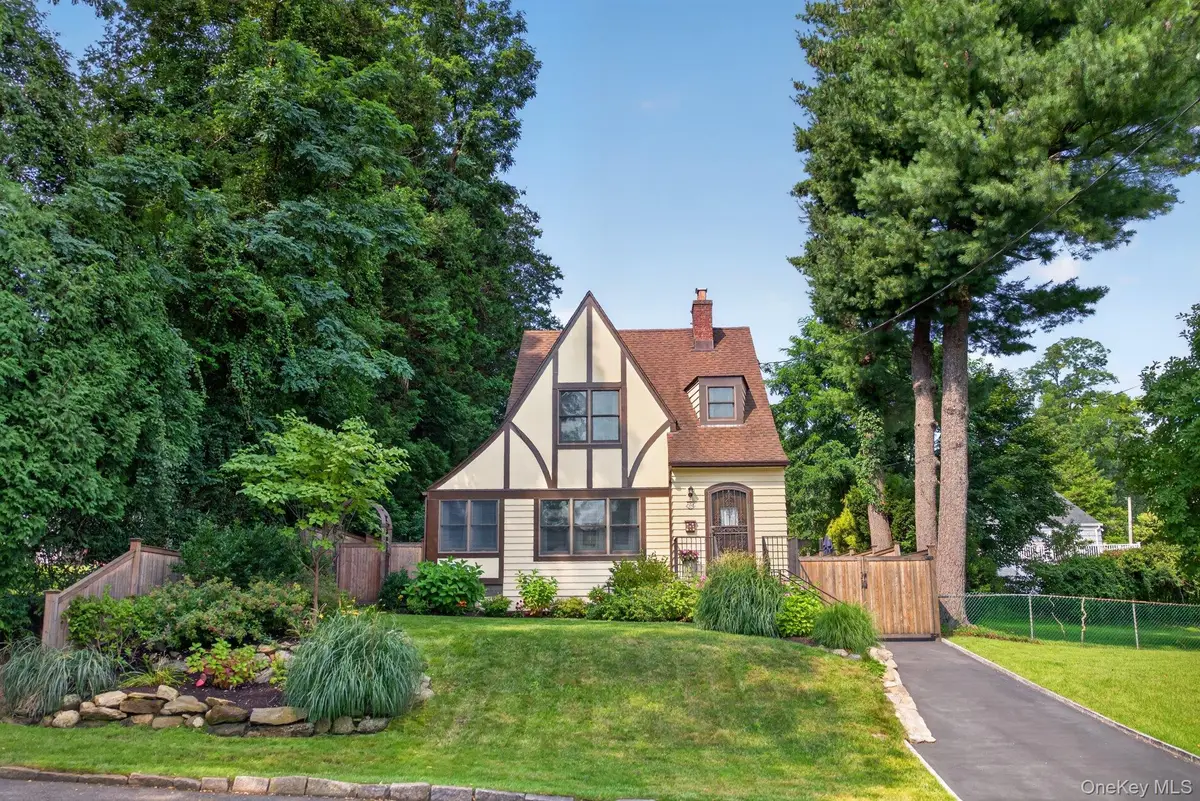 14 S Longfellow Street, Hartsdale, NY 10530 - #1