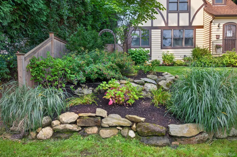 14 S Longfellow Street, Hartsdale, NY 10530 - #2