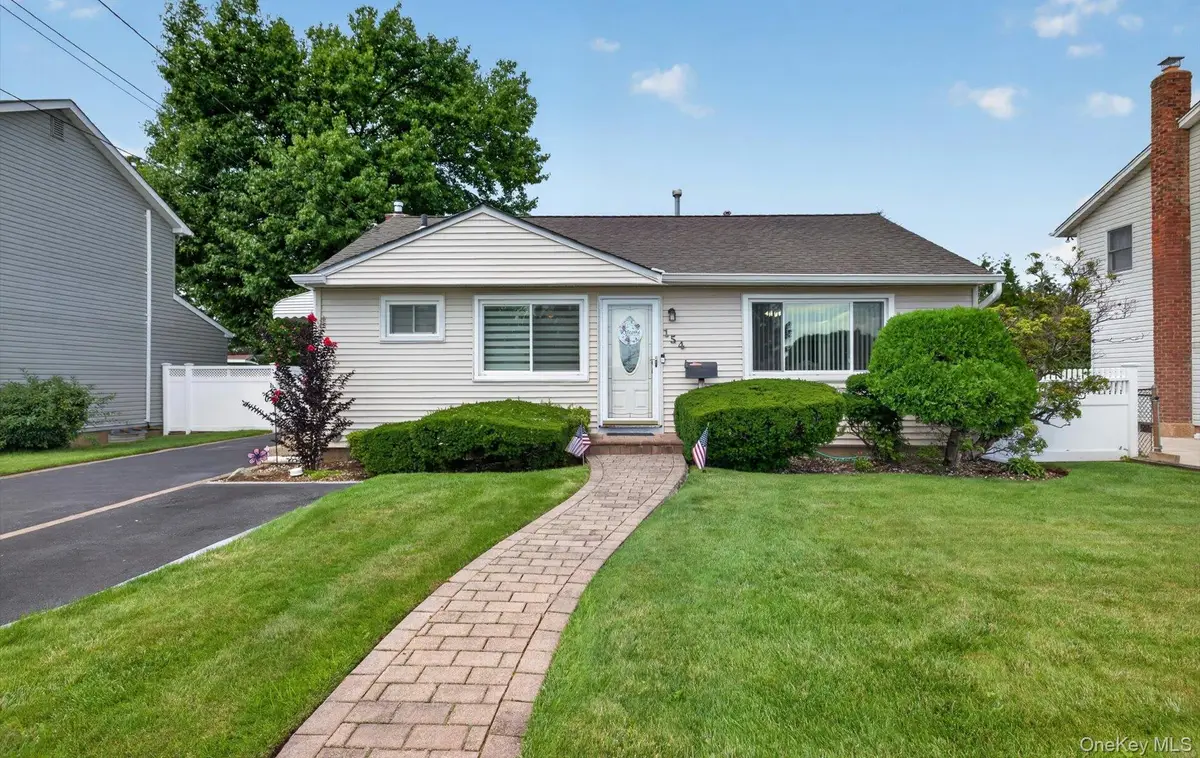 154 Park Lane, Massapequa, NY 11758 - #1
