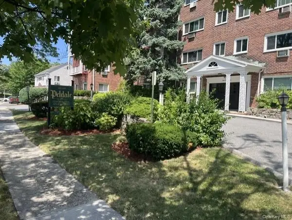 828 Pelhamdale Avenue #4L, New Rochelle, NY 10801