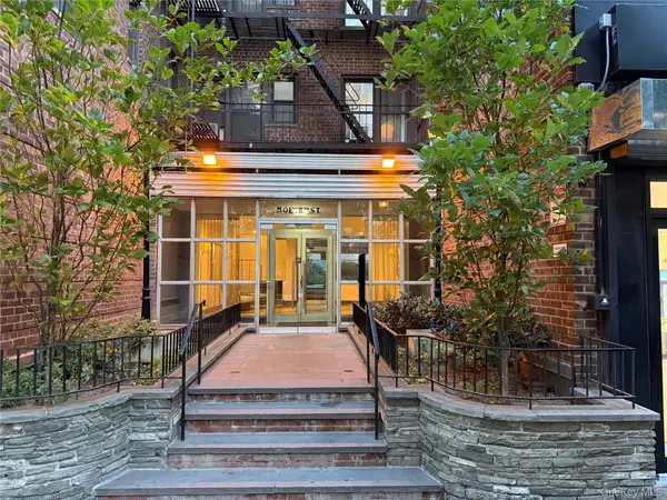 44-58 E 8th Street #3N, New York (Manhattan), NY 10003