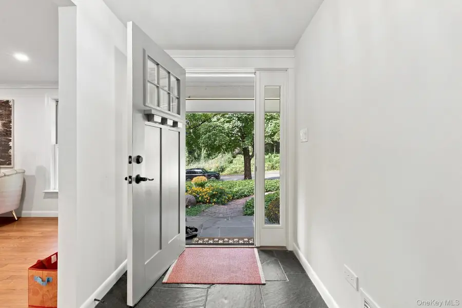 4 Douglas Drive, Katonah, NY 10536 - #3