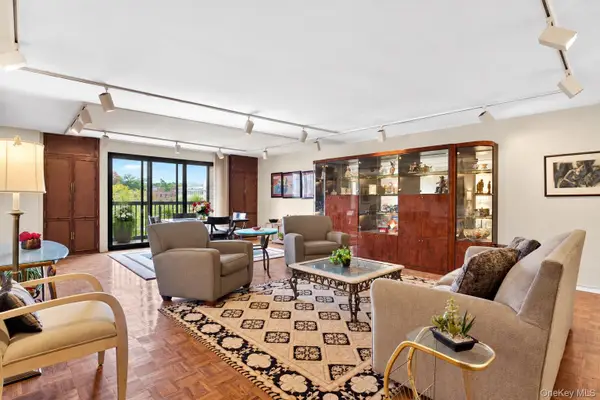 12 Bond Street #4D, Great Neck, NY 11021