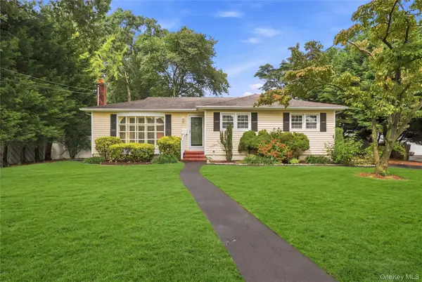 23 Roy Avenue, West Islip, NY 11795