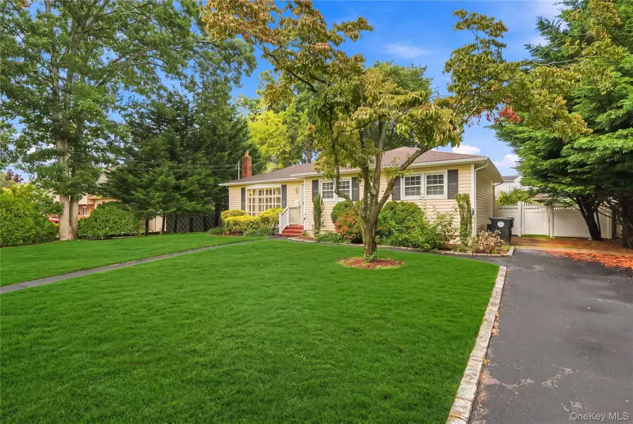23 Roy Avenue, West Islip, NY 11795 - #2