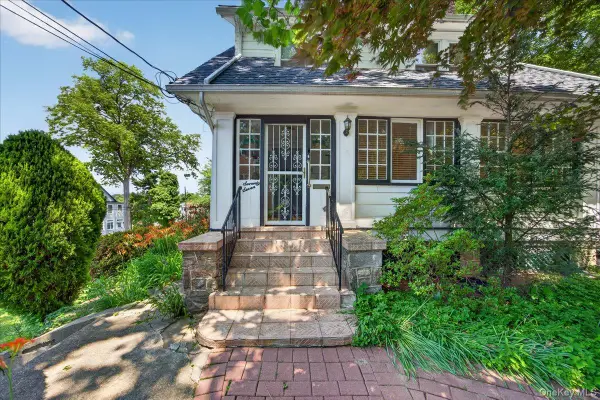 77 Irving Place, New Rochelle, NY 10801