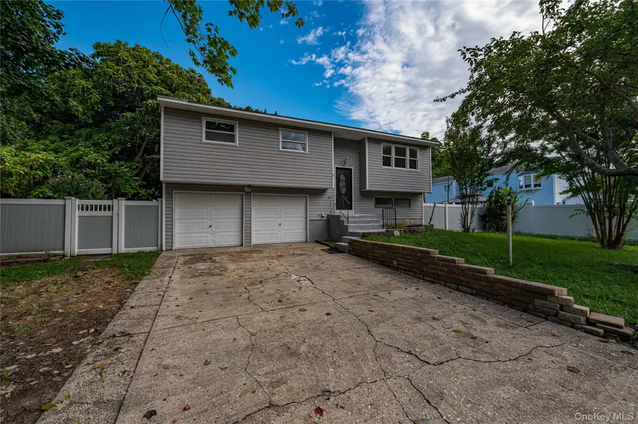 5 Durst Drive, Selden, NY 11784 - #2