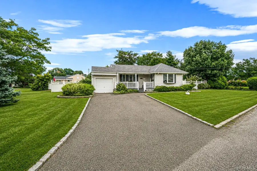 12 Robin Lane, Brentwood, NY 11717 - #2