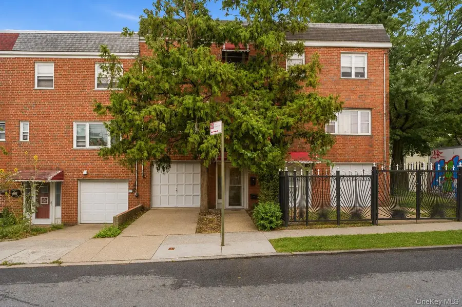 902 E 232nd Street, Bronx, NY 10466 - #2