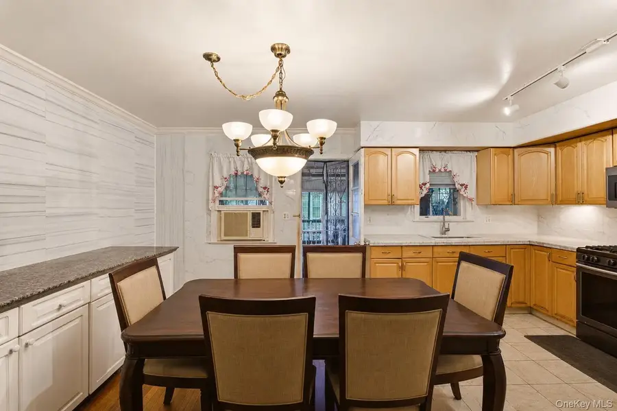 902 E 232nd Street, Bronx, NY 10466 - #3