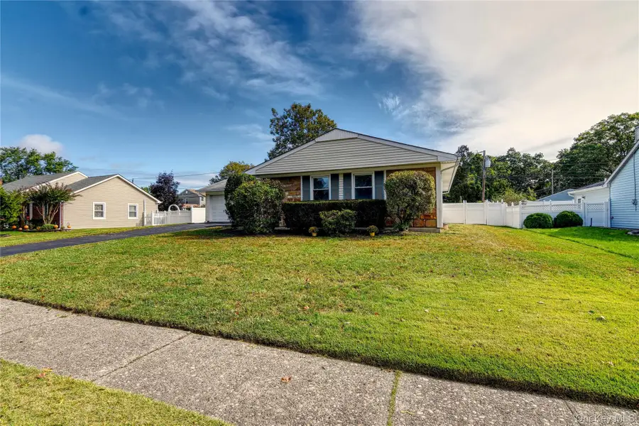 7 Tinder Lane, Lake Grove, NY 11755 - #3