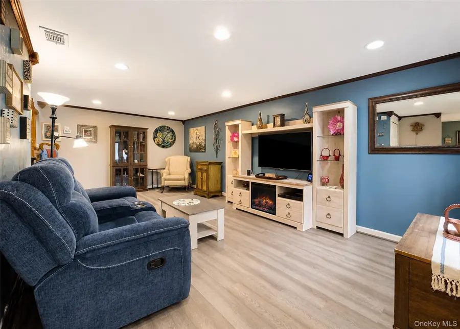 99 Skyline Drive, Coram, NY 11727 - #3