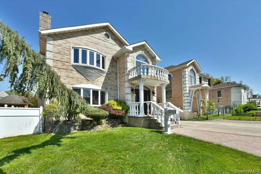 7627 175th Street, Fresh Meadows, NY 11366 - #3
