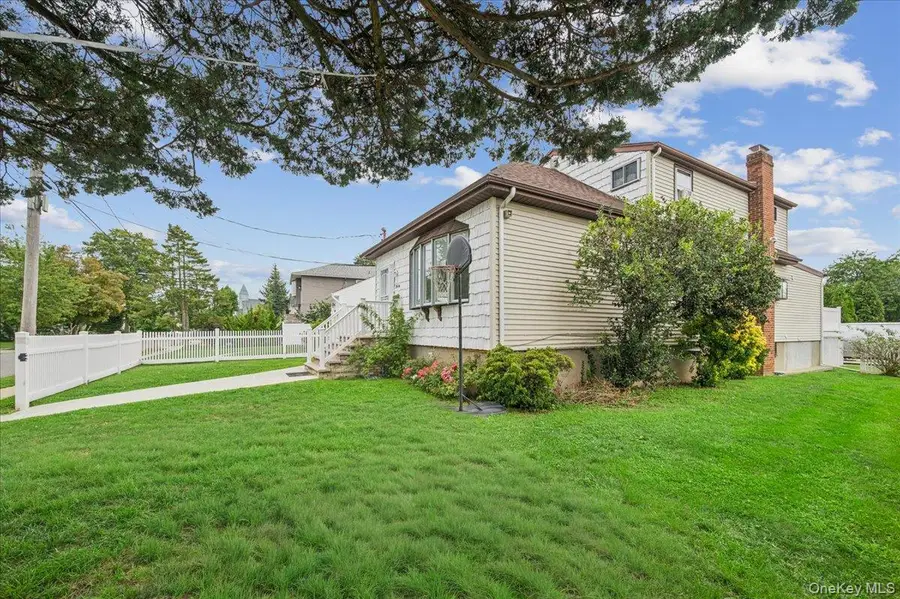 2696 W Alder Road, Bellmore, NY 11710 - #3