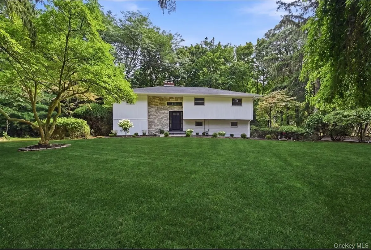 10 Moonedge Road, Northport, NY 11768 - #1
