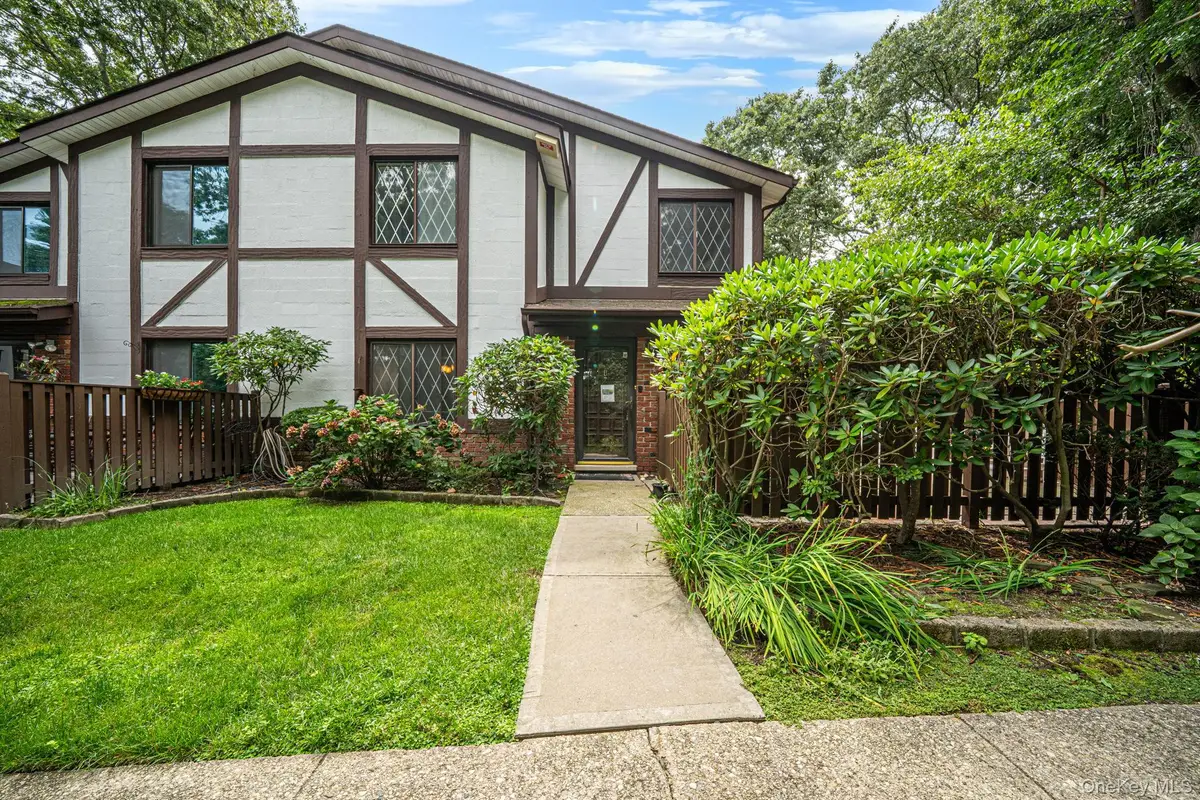 415 Clubhouse #51, Coram, NY 11727 - #1