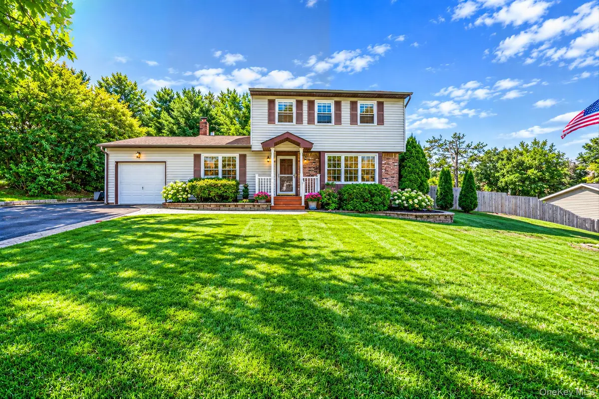 4 Rolling Hills Drive, Ridge, NY 11961 - #1