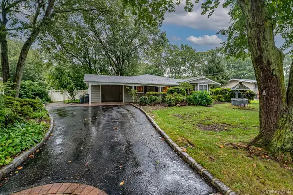 15 Longhorn Lane, East Setauket, NY 11733
