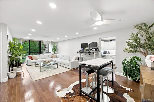 1 Bay Club Drive #3E, Bayside, NY 11360