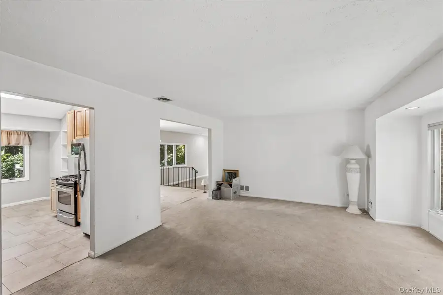 5 Kenny Street, Smithtown, NY 11788 - #3