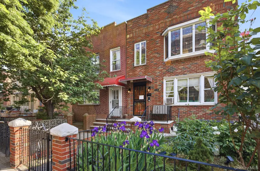 21-08 Ditmars Boulevard, Astoria, NY 11105 - #3