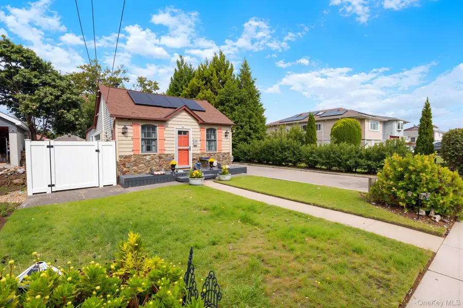 23 Dewey Place, Lindenhurst, NY 11757 - #2