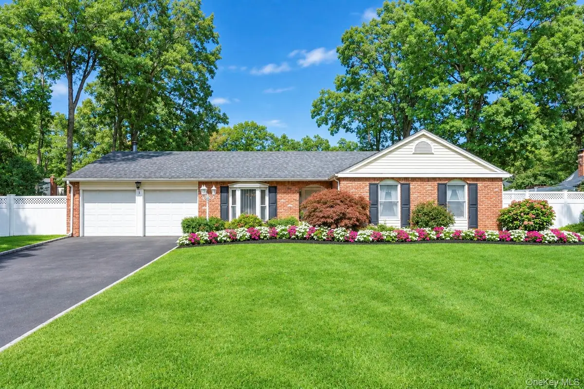 3 Barnsley Crescent, Mount Sinai, NY 11766 - #1