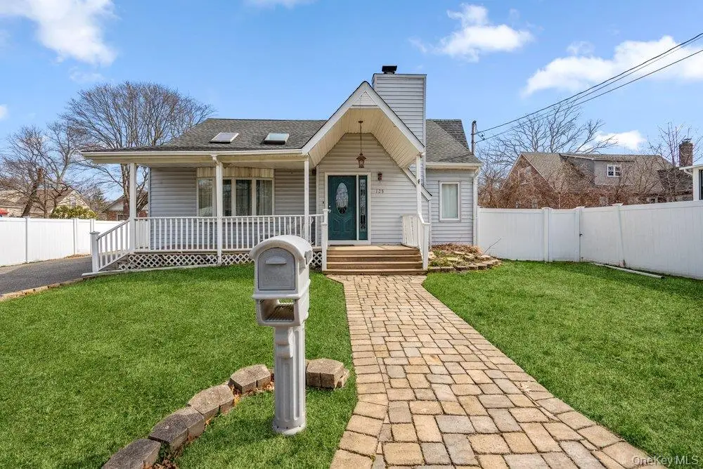125 W 3rd Street, Ronkonkoma, NY 11779 - #1