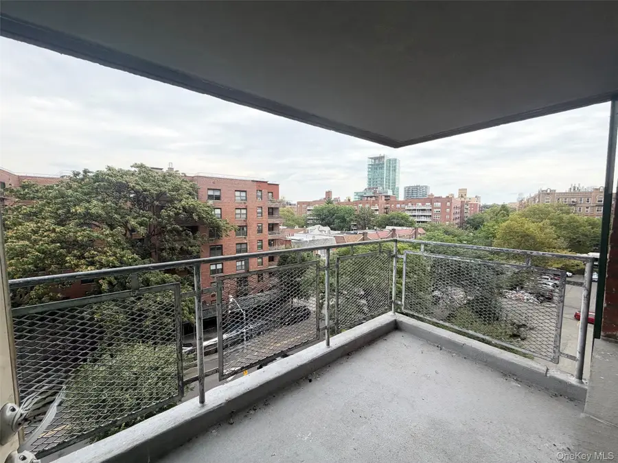 138-10 Franklin Avenue #6K, Flushing, NY 11355 - #2