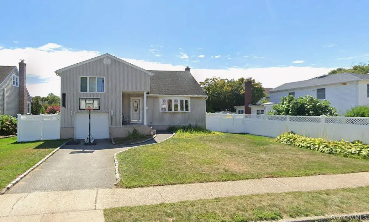 330 N Hickory Street, Massapequa, NY 11758 - #1