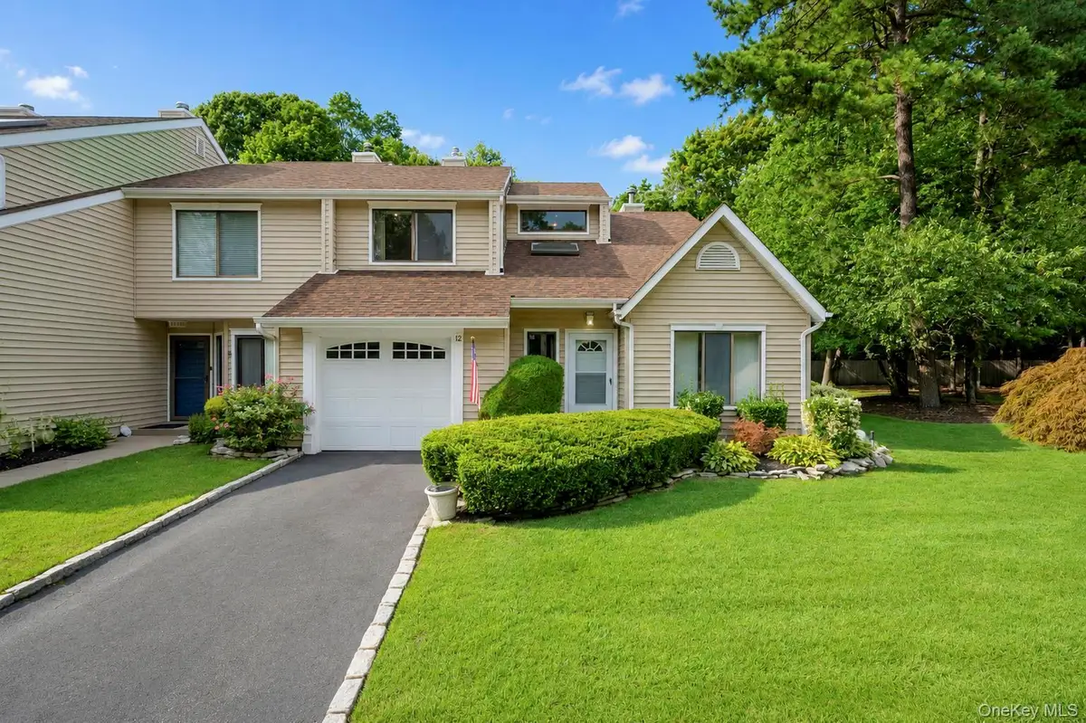 12 Hidden Pines Way, Bohemia, NY 11716 - #1