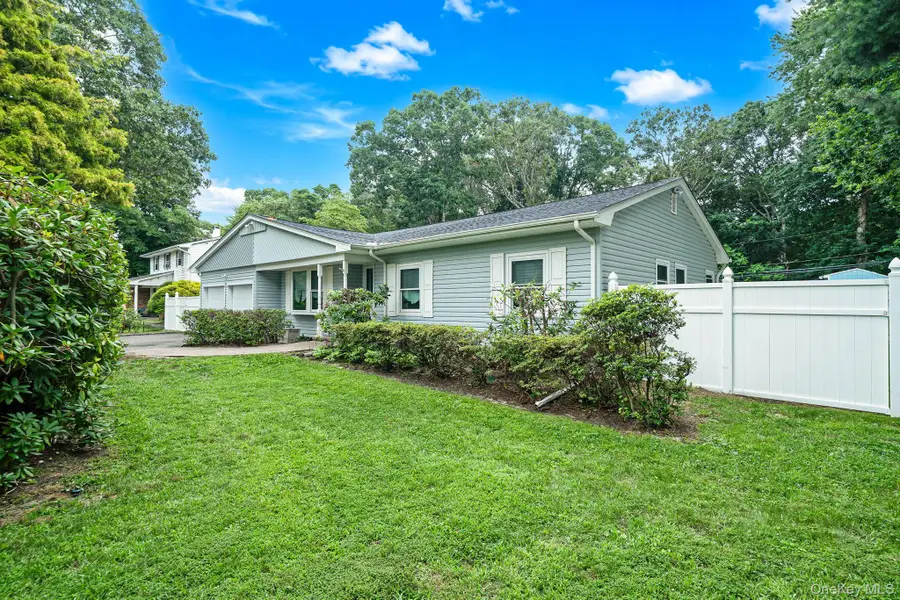 12 Beecher Street, Coram, NY 11727 - #2