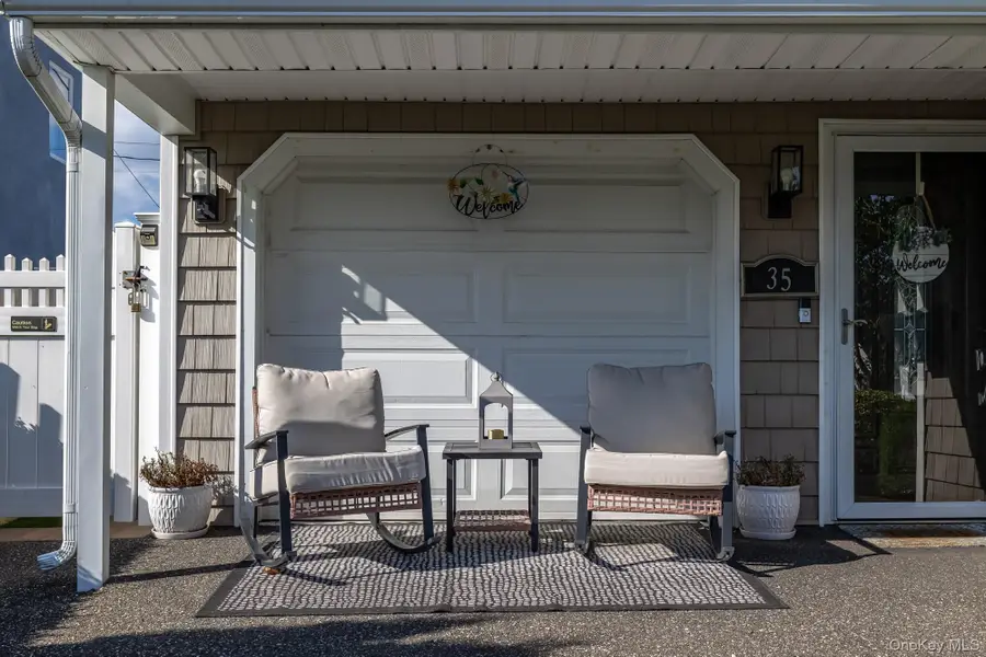 35 Magpie Lane, Levittown, NY 11756 - #3