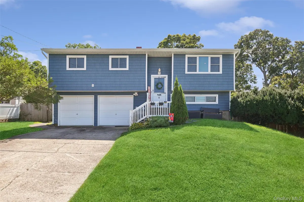 6 Rhodes Court, Selden, NY 11784 - #1