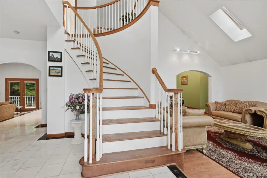 18 Bray Farm Lane, Wappingers Falls, NY 12590 - #3