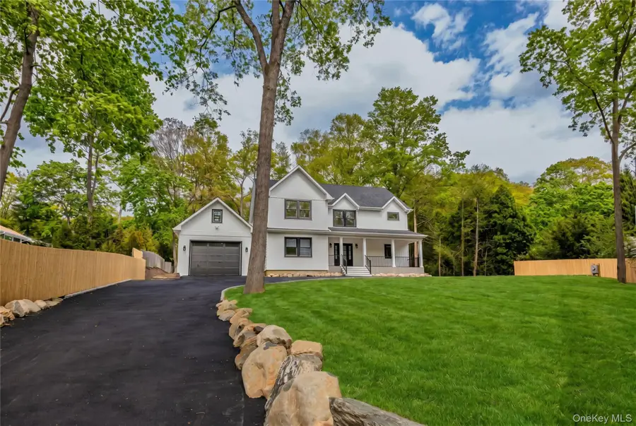 206 Beverly Road, Huntington Station, NY 11746 - #2