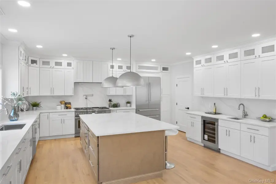 206 Beverly Road, Huntington Station, NY 11746 - #3