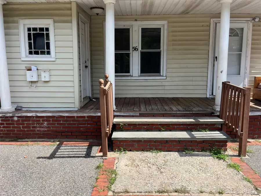 56 Lowndes Avenue, Huntington Station, NY 11746 - #3