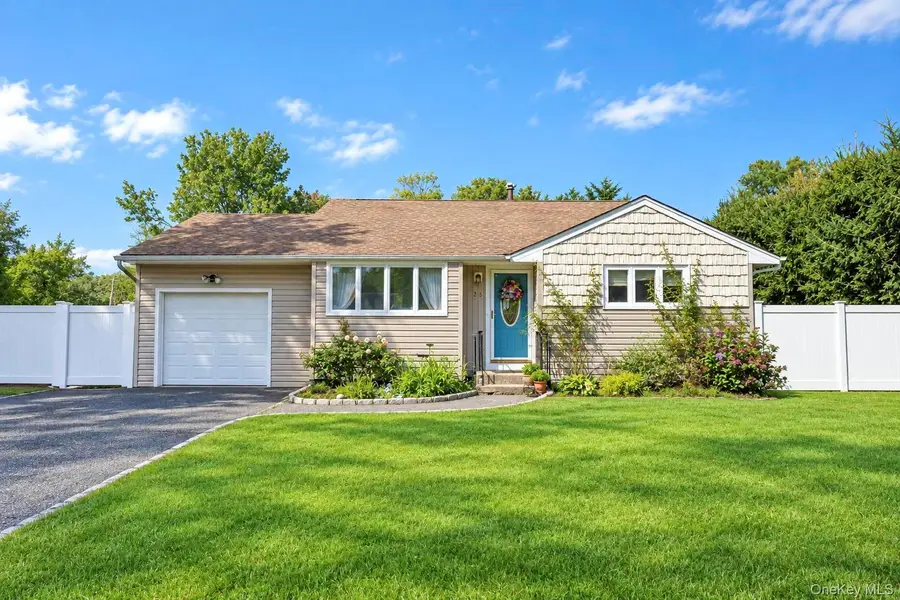 25 Marlboro Drive, Port Jefferson Station, NY 11776 - #3