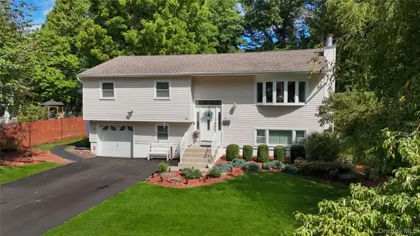 27 Will Rogers Lane, Nanuet, NY 10954