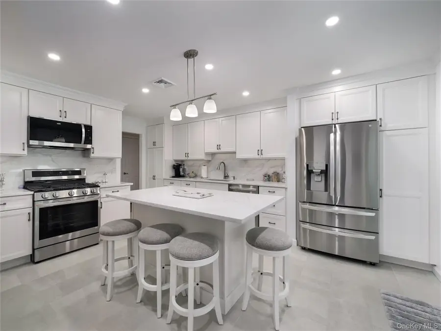 27 Will Rogers Lane, Nanuet, NY 10954 - #2