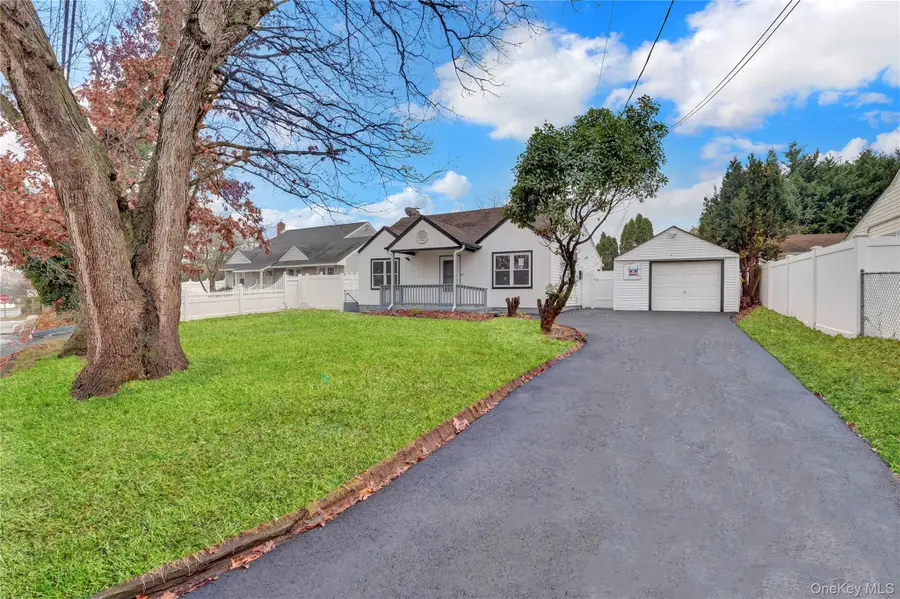 12 Carlls Path, North Babylon, NY 11703 - #2