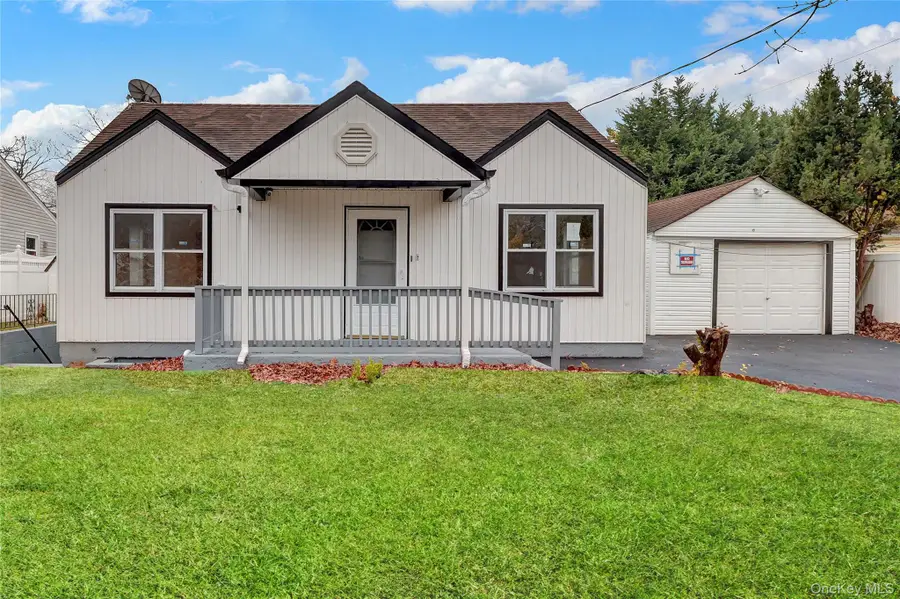 12 Carlls Path, North Babylon, NY 11703 - #3