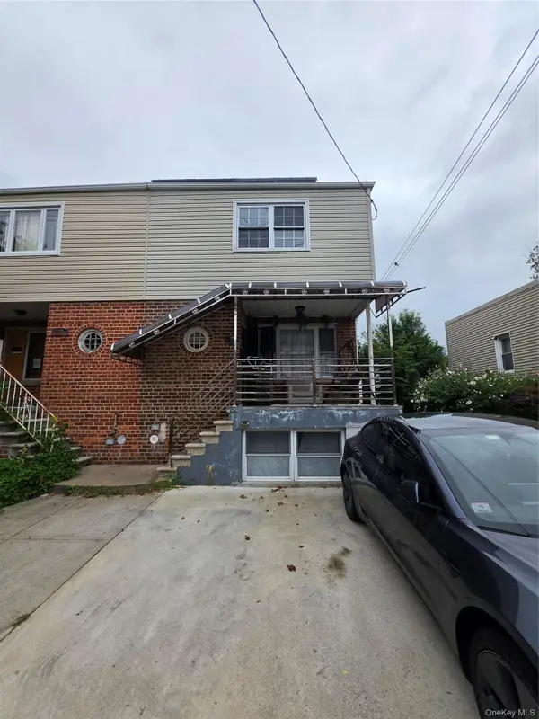 2570 Pearsall Avenue, Bronx, NY 10469