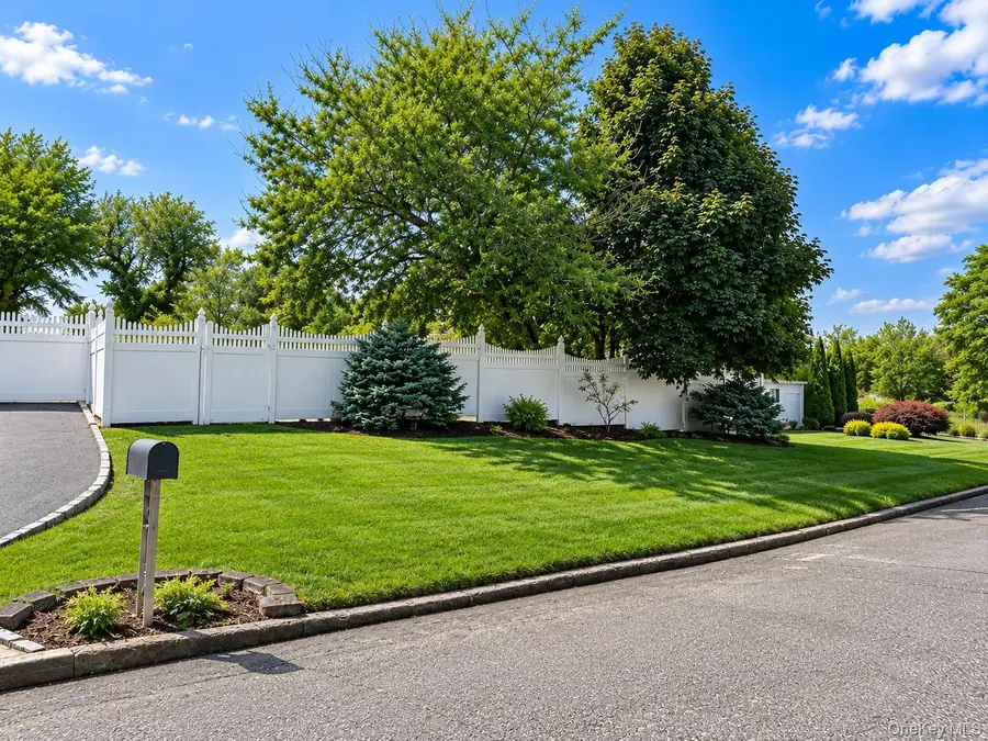 2 Carol Avenue, Farmingville, NY 11738 - #3