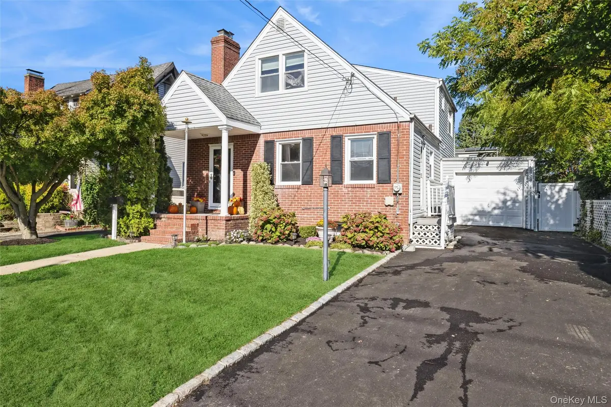 35 Annette Avenue, Merrick, NY 11566 - #1