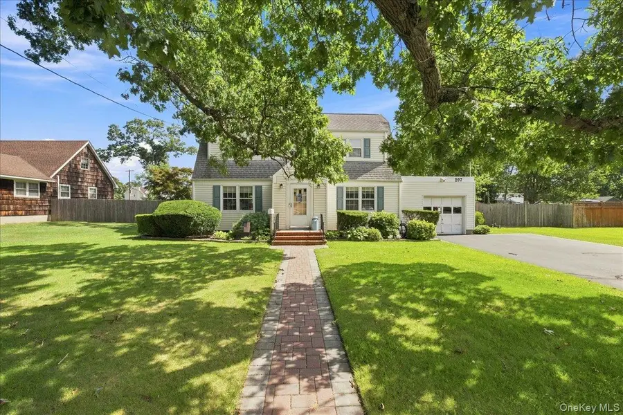 297 Maple Avenue, Patchogue, NY 11772 - #2