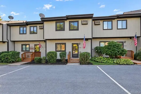 6103 Chelsea Cove N, Hopewell Junction, NY 12533